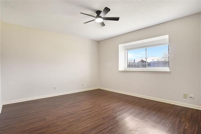 4948 E St Charles Avenue, Lake Charles, LA 70605