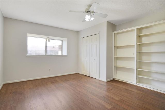 4948 E St Charles Avenue, Lake Charles, LA 70605