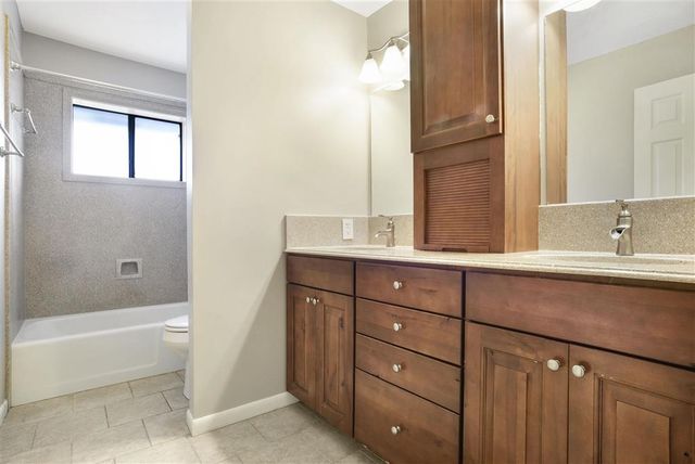 4948 E St Charles Avenue, Lake Charles, LA 70605