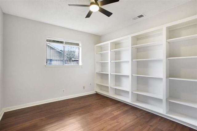 4948 E St Charles Avenue, Lake Charles, LA 70605