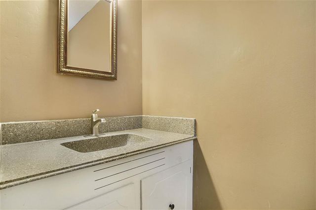 4948 E St Charles Avenue, Lake Charles, LA 70605