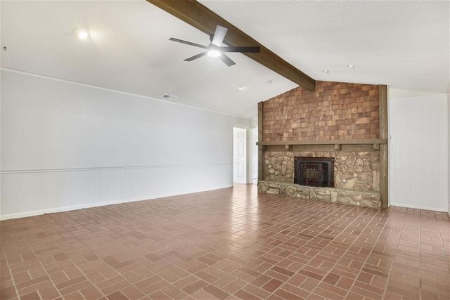 4948 E St Charles Avenue, Lake Charles, LA 70605