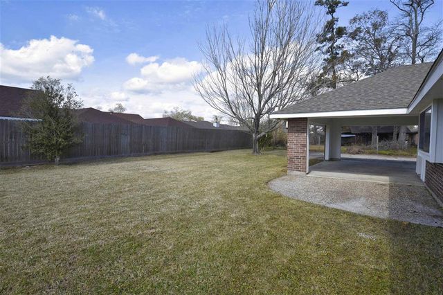 4948 E St Charles Avenue, Lake Charles, LA 70605