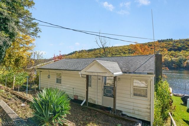 95 Woods Rd, Sandyston Twp., NJ 07826