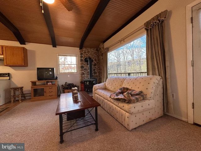 600 BUCK RUN RD, Delray, WV 26714