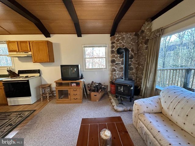 600 BUCK RUN RD, Delray, WV 26714