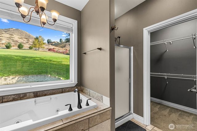 2945 Martin Place, East Wenatchee, WA 98802