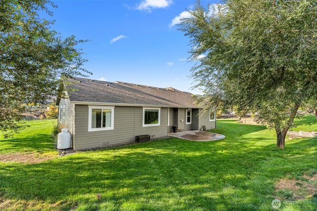 2945 Martin Place, East Wenatchee, WA 98802