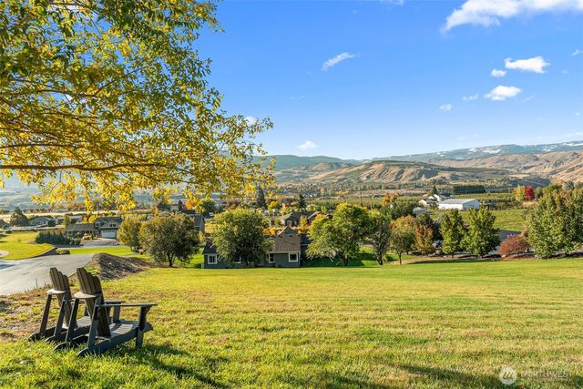 2945 Martin Place, East Wenatchee, WA 98802