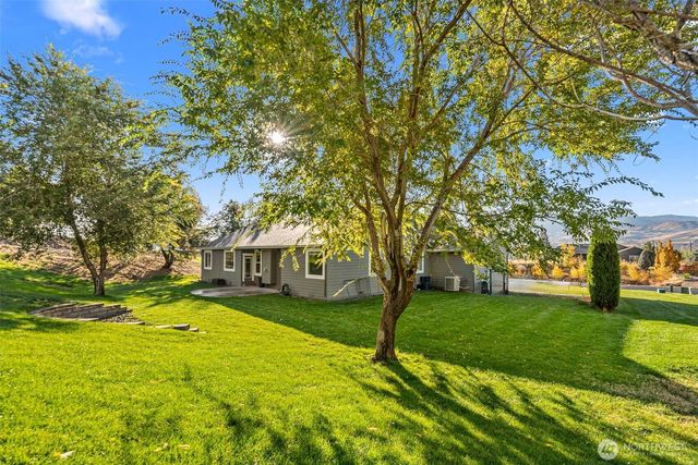 2945 Martin Place, East Wenatchee, WA 98802