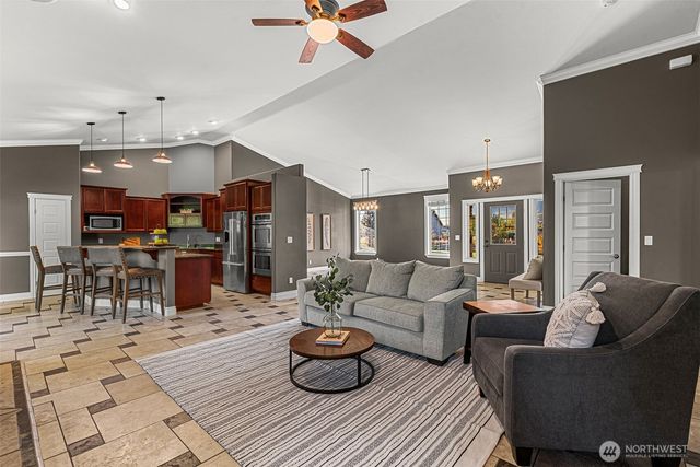 2945 Martin Place, East Wenatchee, WA 98802