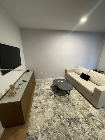 398 NE 5th St 2515, Miami, FL 33132