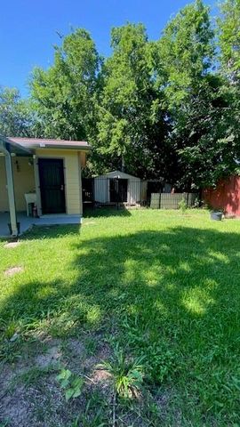 6623 Cresthill Street, Houston, TX 77033