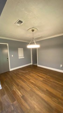 6623 Cresthill Street, Houston, TX 77033
