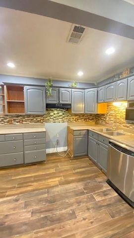 6623 Cresthill Street, Houston, TX 77033