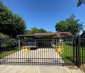 6623 Cresthill Street, Houston, TX 77033