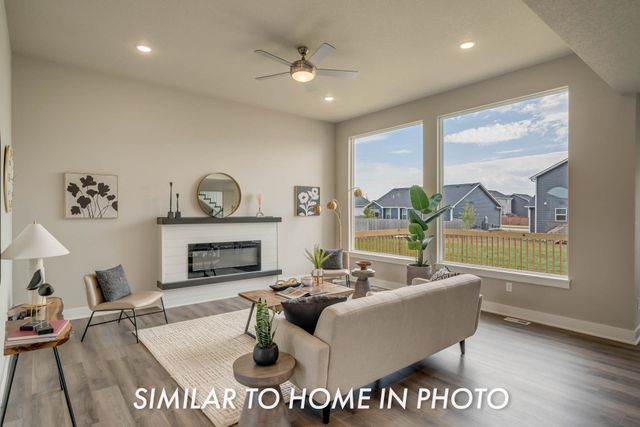 9428 NW 82nd Avenue, Johnston, IA 50131