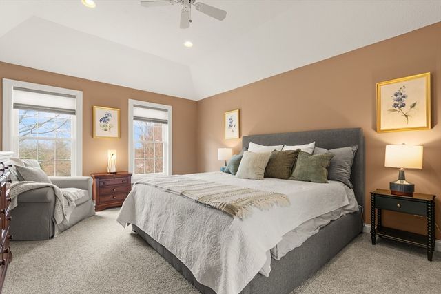 14 Hutchins Way, Westford, MA 01886