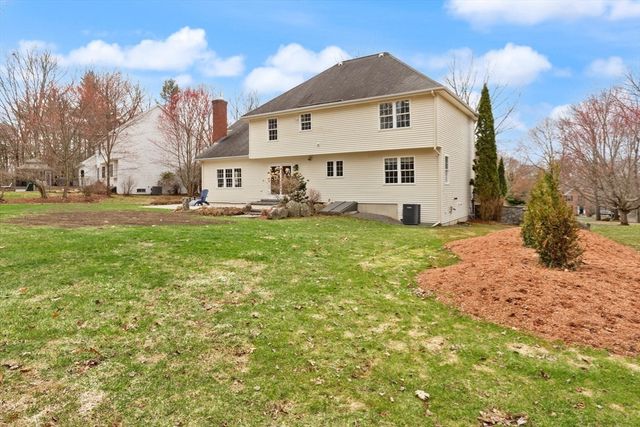 14 Hutchins Way, Westford, MA 01886