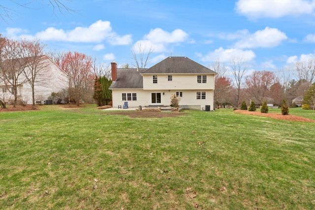 14 Hutchins Way, Westford, MA 01886