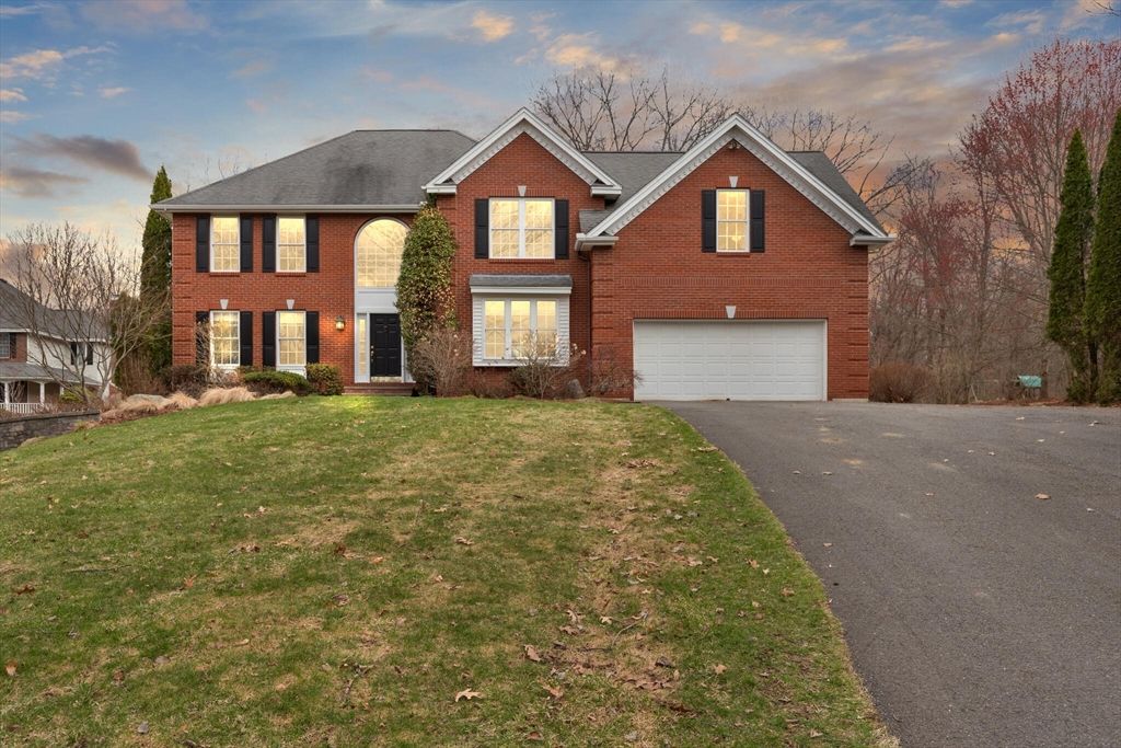 14 Hutchins Way, Westford, MA 01886