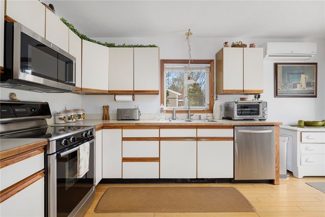 71 Willow Road, Charlestown, RI 02813