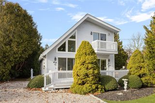 71 Willow Road, Charlestown, RI 02813