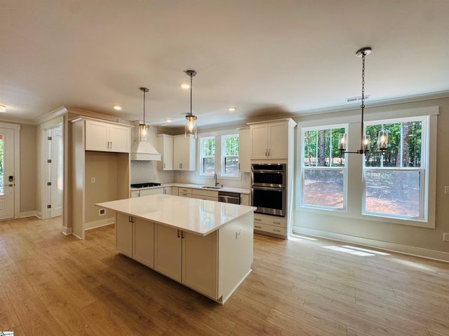 106 Armory Court, Ninety Six, SC 29666