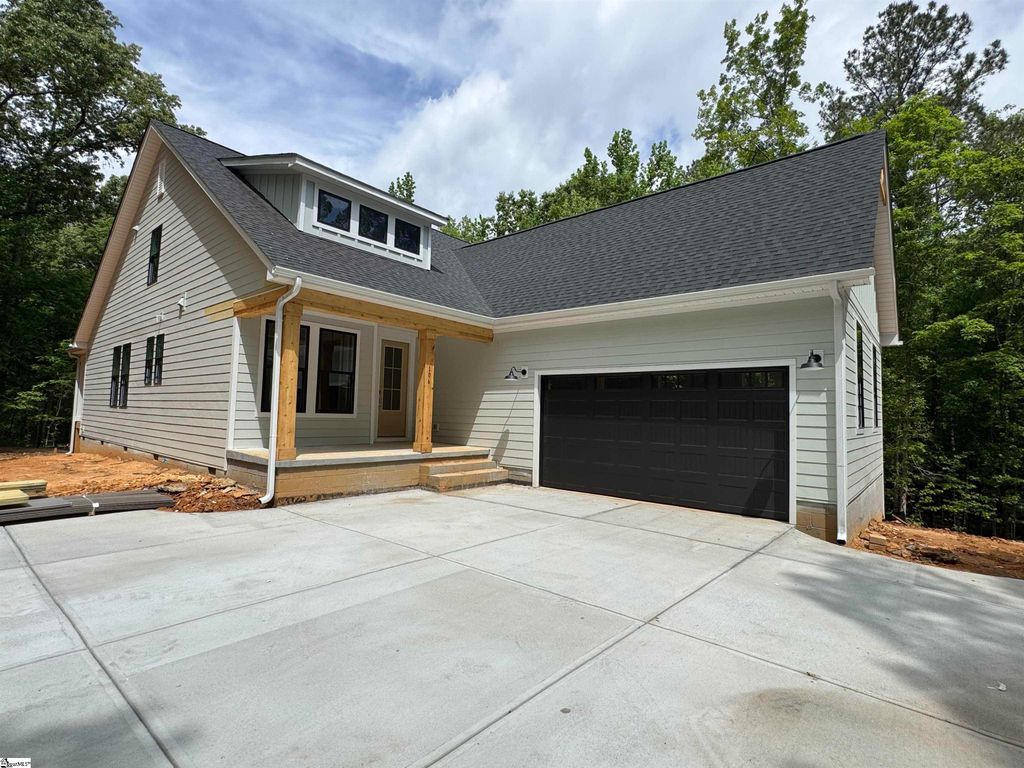 106 Armory Court, Ninety Six, SC 29666