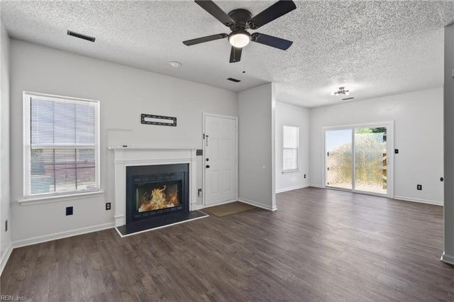 203 Quarter Trl Apt G, Newport News, VA 23608