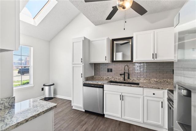 203 Quarter Trl Apt G, Newport News, VA 23608
