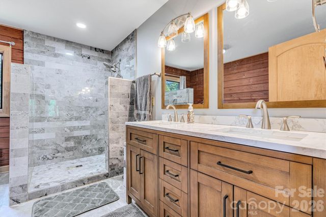 189 Edgewater Point NW 227, Valdese, NC 28690