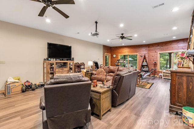 189 Edgewater Point NW 227, Valdese, NC 28690