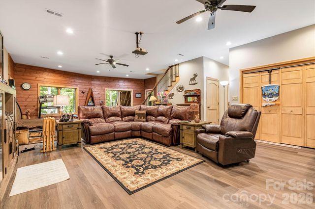 189 Edgewater Point NW 227, Valdese, NC 28690