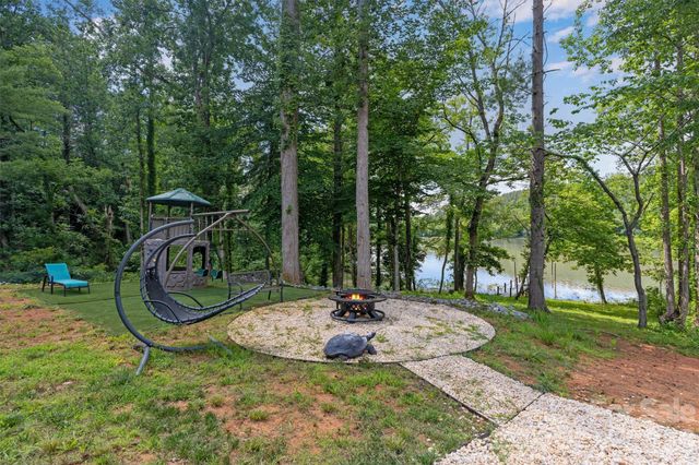189 Edgewater Point NW 227, Valdese, NC 28690