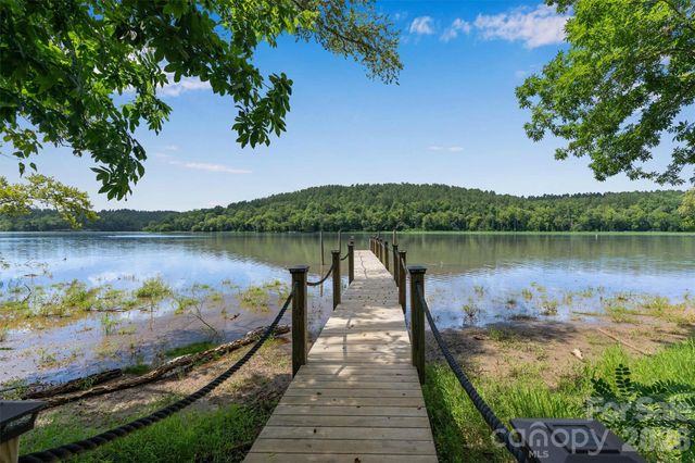 189 Edgewater Point NW 227, Valdese, NC 28690