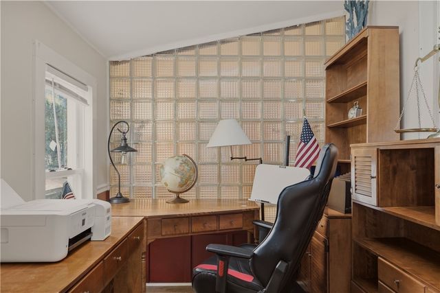 91 Easton Avenue, Portsmouth, RI 02871
