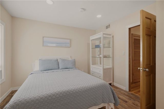 91 Easton Avenue, Portsmouth, RI 02871