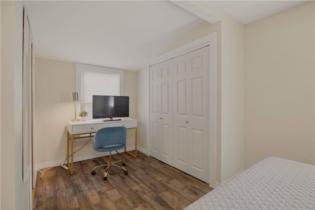 91 Easton Avenue, Portsmouth, RI 02871