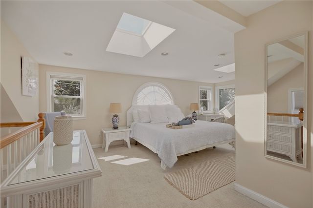 91 Easton Avenue, Portsmouth, RI 02871