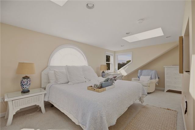 91 Easton Avenue, Portsmouth, RI 02871