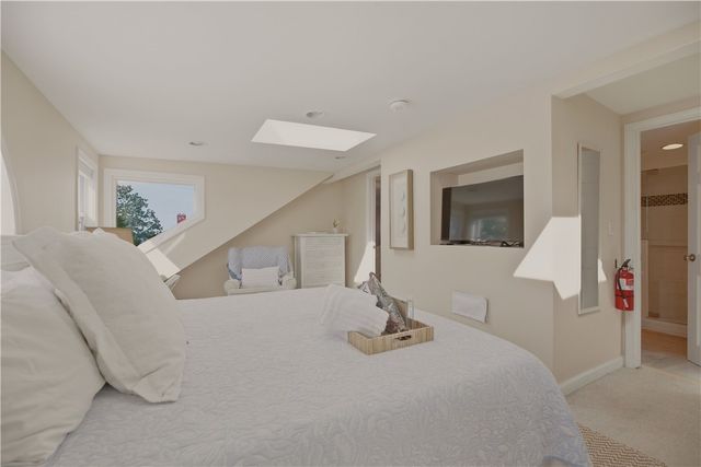 91 Easton Avenue, Portsmouth, RI 02871