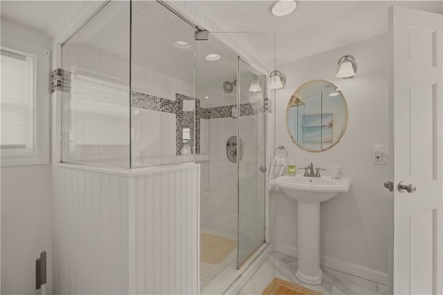 91 Easton Avenue, Portsmouth, RI 02871