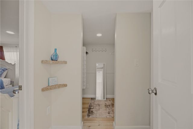 91 Easton Avenue, Portsmouth, RI 02871