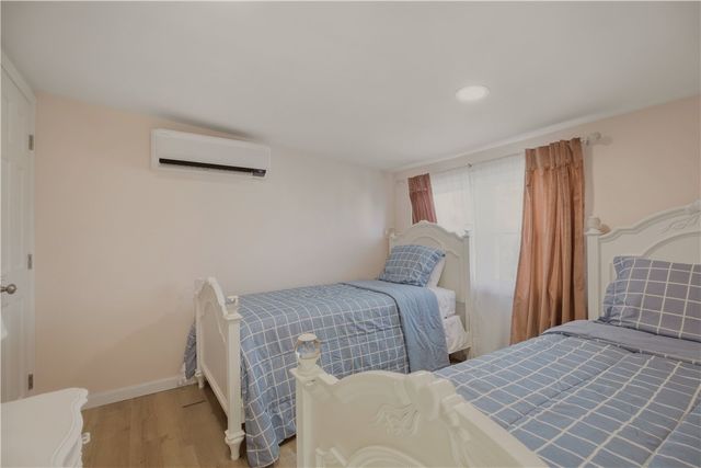 91 Easton Avenue, Portsmouth, RI 02871