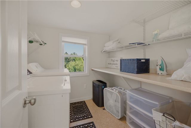 91 Easton Avenue, Portsmouth, RI 02871