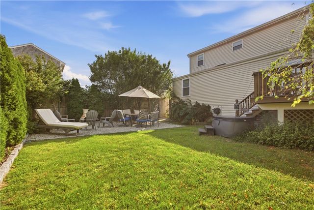 91 Easton Avenue, Portsmouth, RI 02871
