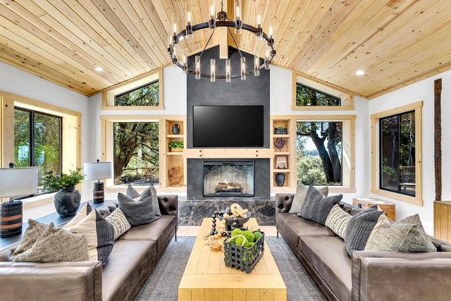 54655 Falling Leaf Road, Idyllwild, CA 92549