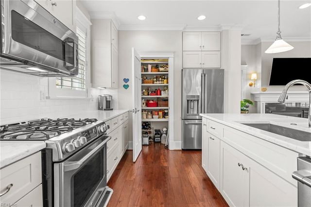 4056 Harlow ST, Virginia Beach, VA 23451