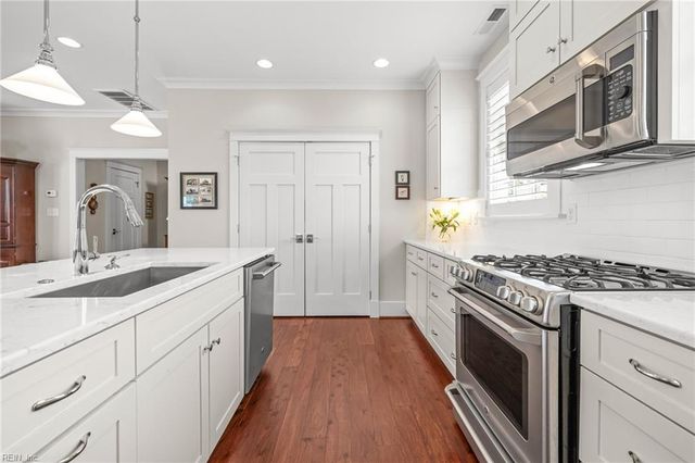 4056 Harlow ST, Virginia Beach, VA 23451